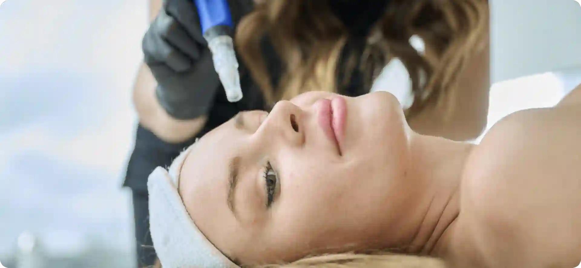 How Do Microneedles Trigger New Collagen and Elastin in Loose Skin Billingshurst?